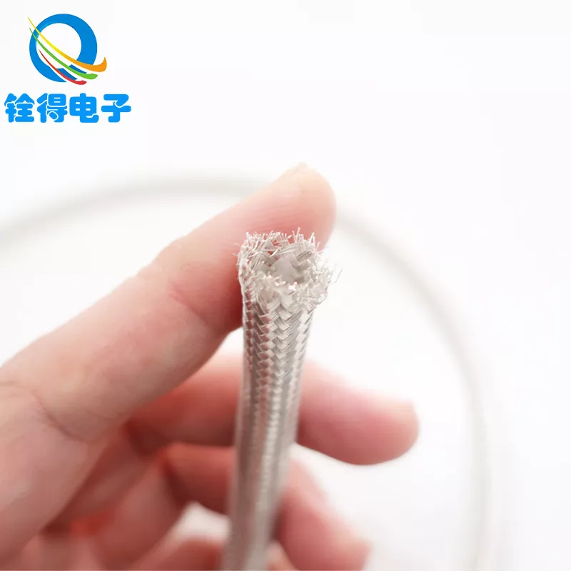 ¿Cuáles son las ventajas de utilizar tubos de malla trenzada bañados en plata de cobre puro?